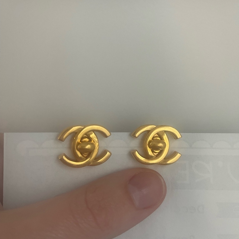 CC lock clip on earrings 95A gold